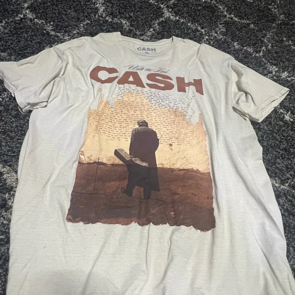 Johnny Cash I Walk The Line Urban Outfitters Oversized L/XL T-Shirt - Picture 2 of 4